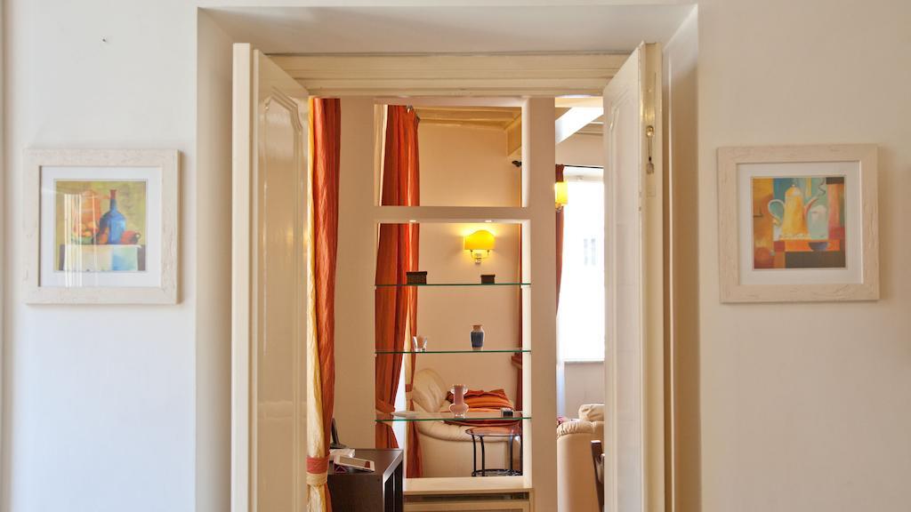 Apartamento Rental In Rome Trevi Fouintain View Apartment Roma