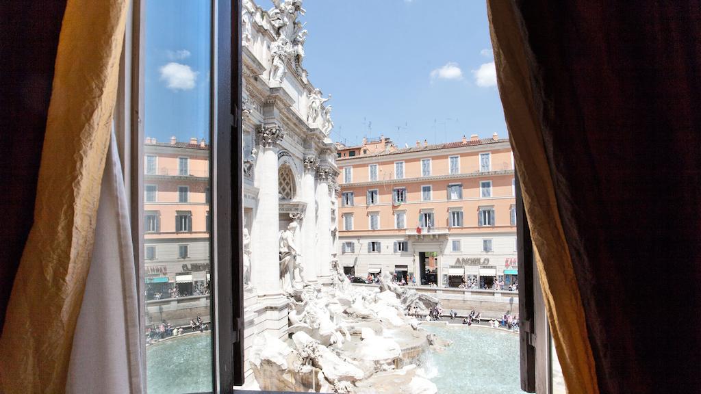 Rental In Rome Trevi Fouintain View Apartment Roma