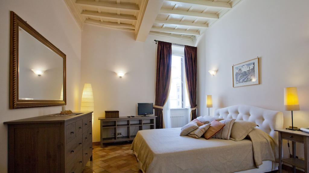 Rental In Rome Trevi Fouintain View Apartment Apartamento *